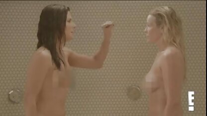 Nonna film porno gratis con trama paffuto prende una doccia e viene ripulito.