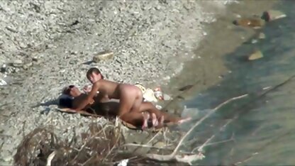 Un marito insaziabile scopa sua moglie con un grosso cazzo in diverse pose. film porno italiani gratis con trama