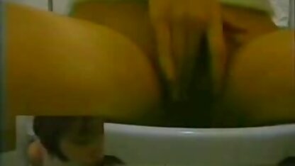 Procace kralya con film porno trama italiana Piercing Capezzoli succhia dildo e colpi cappello con le dita